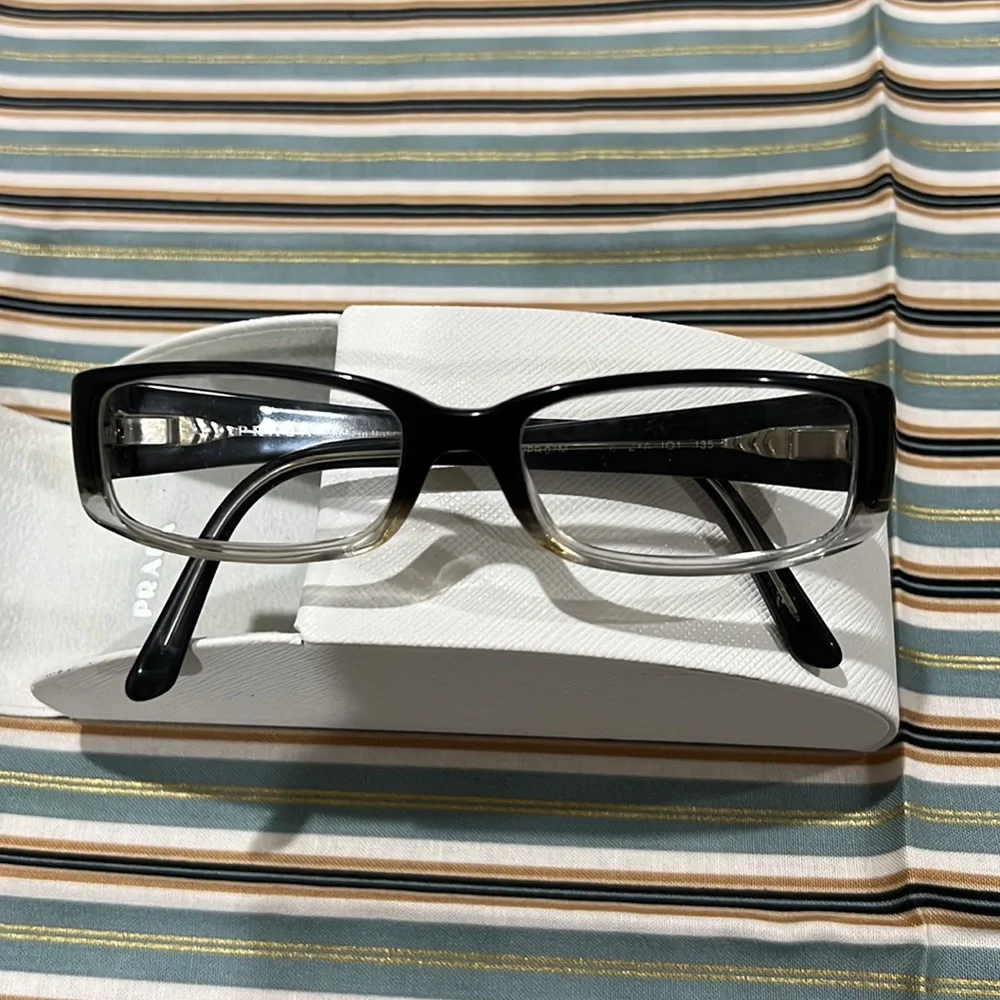 Prada - Picture 10 of 11